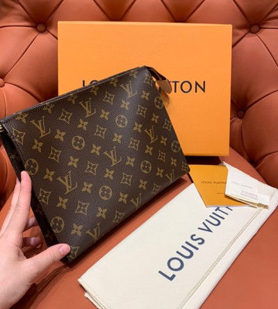 루이비통 모노그램 캔버스 포쉐트 토일렛 파우치 26 M47542