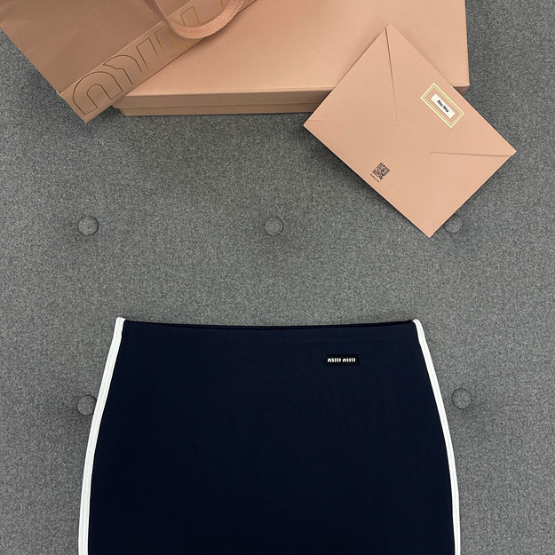 미우미우 미니 스커트