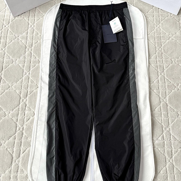 프라다 나일론 팬츠