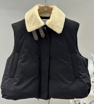 로에베 퍼카라 가죽 조끼