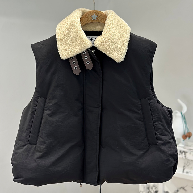 로에베 퍼카라 가죽 조끼