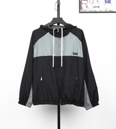 미우미우 바람막이