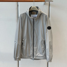 버버리 경량 바람막이