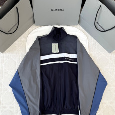 발렌시아가 레터링 자수 집업