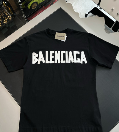 발렌시아가 테이핑 반팔