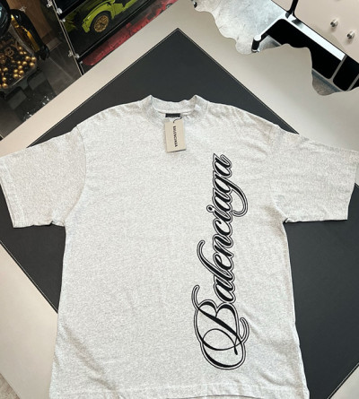 발렌시아가 레터링 반팔