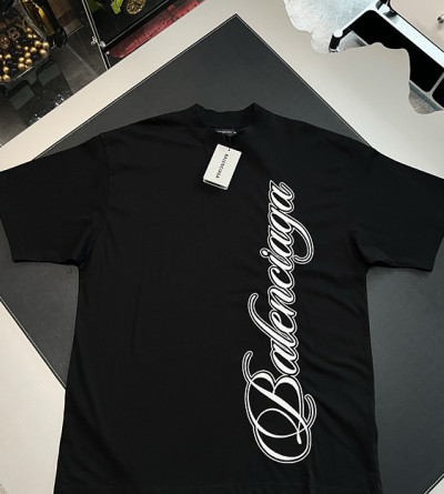 발렌시아가 레터링 반팔