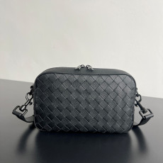보테가 스몰 인트레치아토 카메라 백 755923