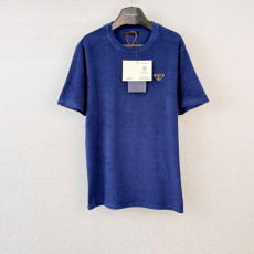 프라다 삼각로고 반팔